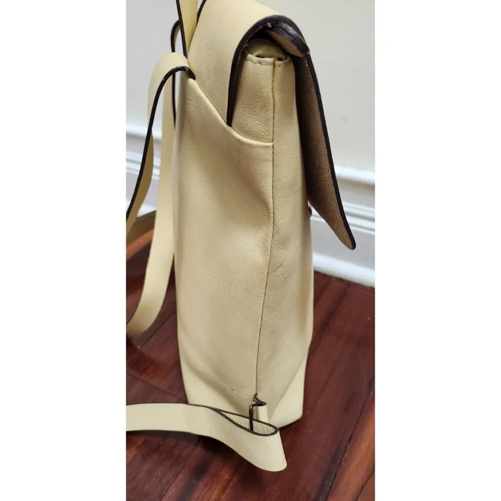 GAG BACKPACK PERA Leather Creamy lemon hue — elegant and versatile